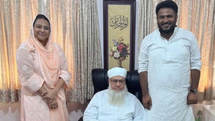 ఓట్ల కోసం వేషం మార్చిన నటి,ఫెమినిస్ట్ -స్త్రీ విద్యను,మహిళాసాధికారితను వ్యతిరేకించే మతగురువు మద్దతు కోరిన స్వరాభాస్కర్