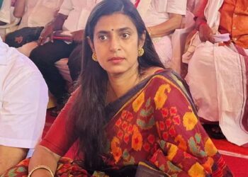 నటి కస్తూరి అరెస్ట్-తమిళనాడులోని తెలుగువాళ్లను అవమానించిందంటూ ఆమెపై కేసులు